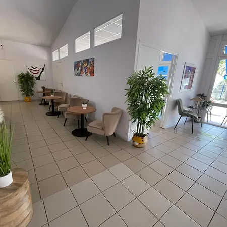 Cit'hotel Du Parc * Poissy